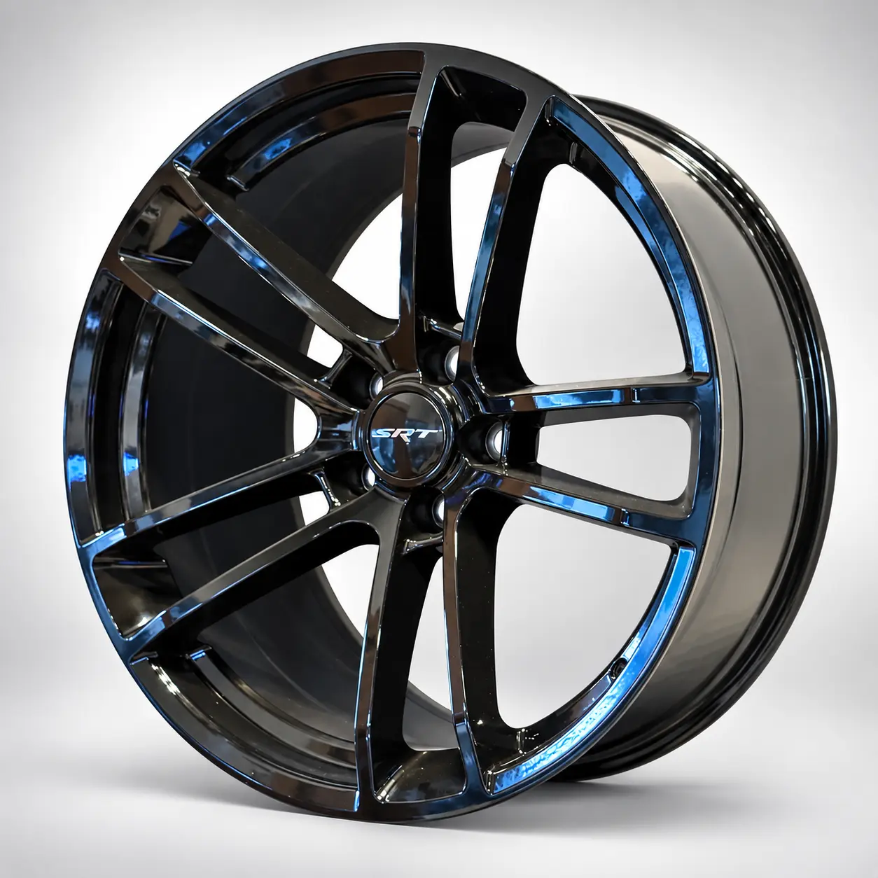 Roda esportiva preta brilhante para carro importado esportivo